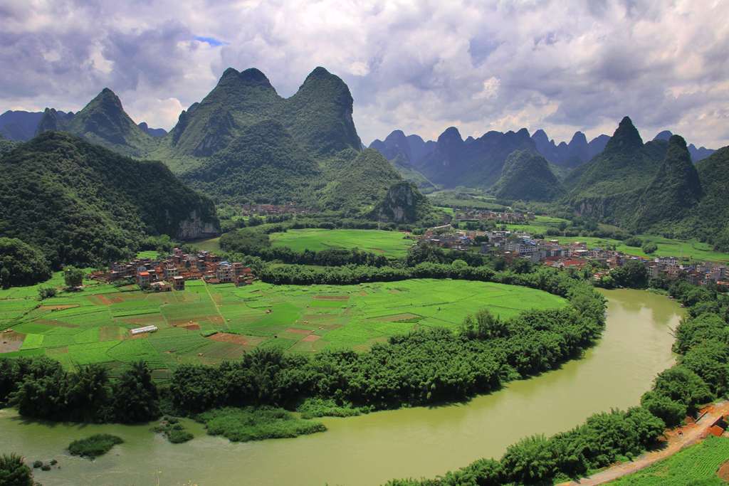 宜州祥贝易水湾风光.jpg