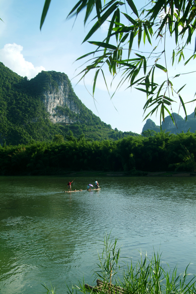 小小竹排江中游.jpg