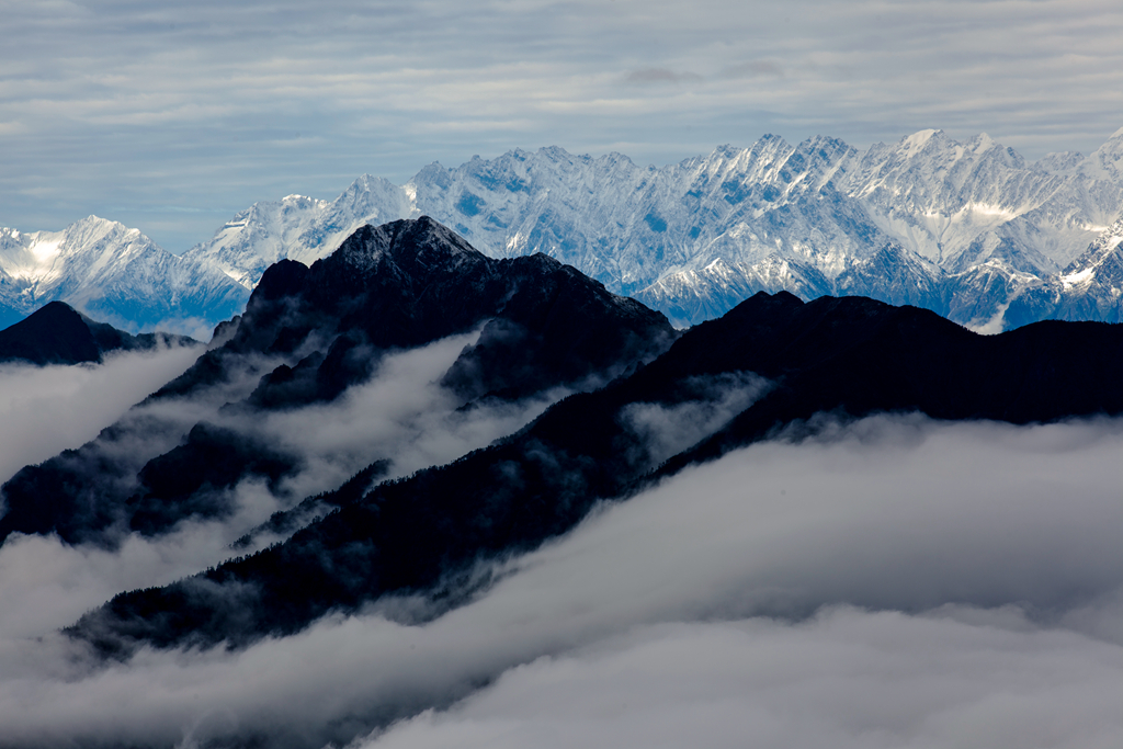 牛背岭雪山.jpg