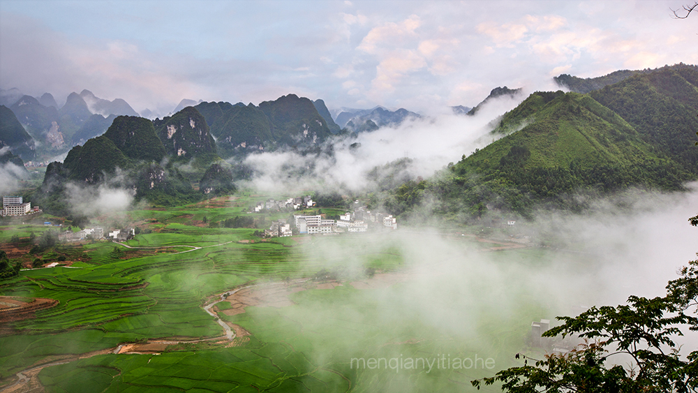 雾起山村.jpg