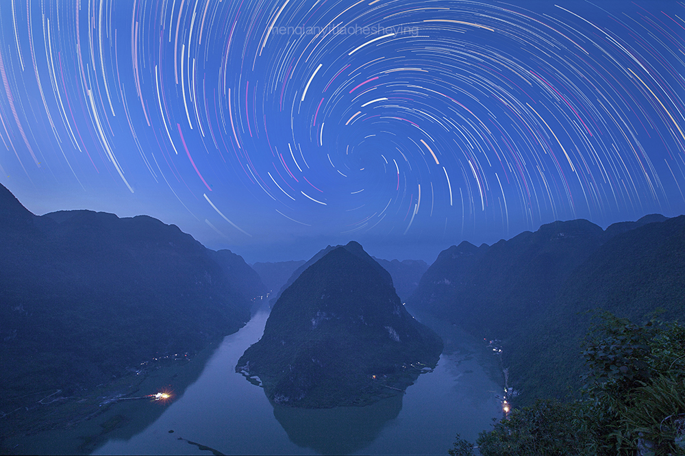 旋转的星空.jpg