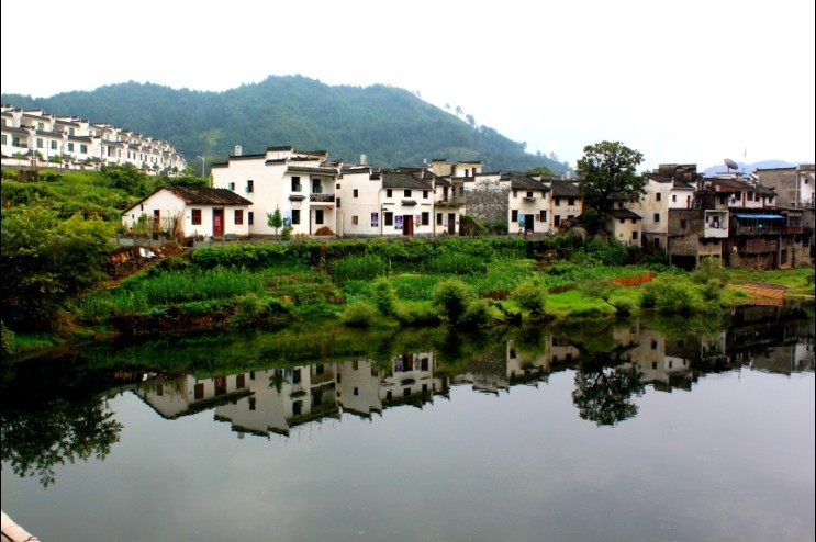 小河对面是故乡.jpg