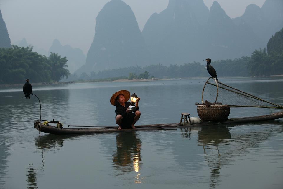 竹筏上的灯光.jpg