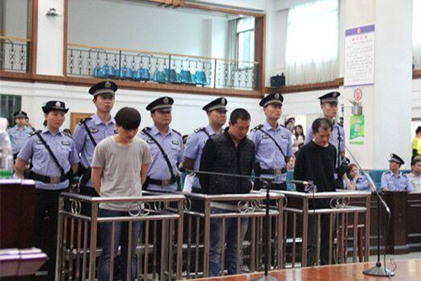 每周法治热点:陈安众受贿一审被判12年 庆安纪检干部被打死案告破