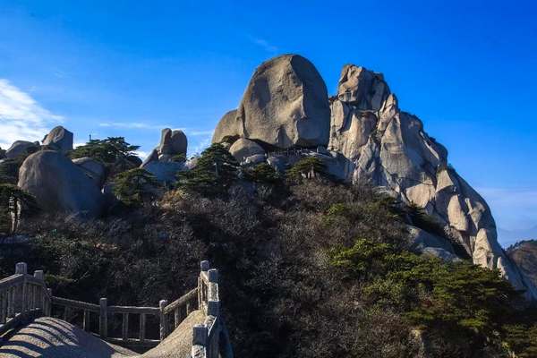 高耸入云 广西壮族自治区北海市铁山港区人民法院孙德运13977935889.jpg